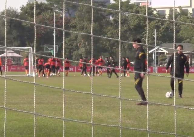 那不勒斯半场0-0战平卡利亚里。